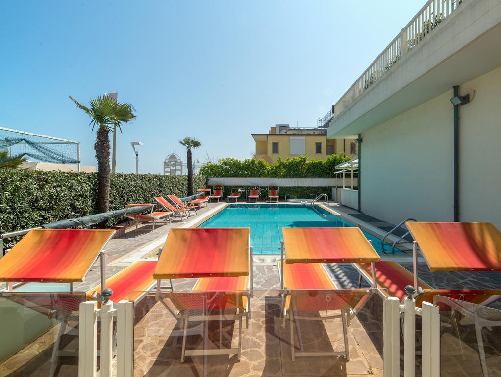 Hotel Gemma Риччоне Экстерьер фото